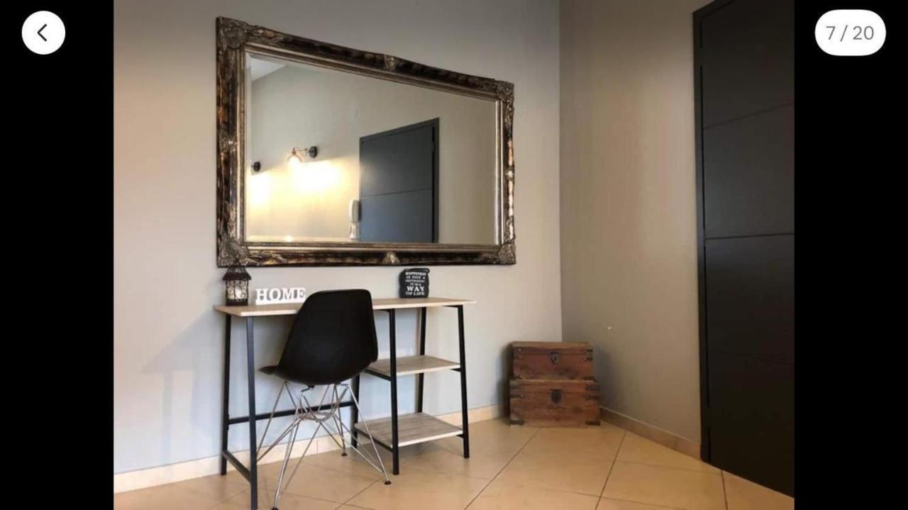 Moonstone House B Apartment Mytilene ภายนอก รูปภาพ