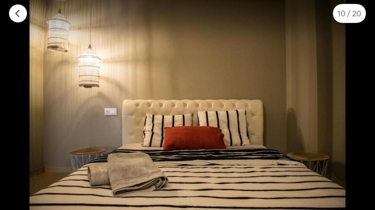 Moonstone House B Apartment Mytilene ภายนอก รูปภาพ