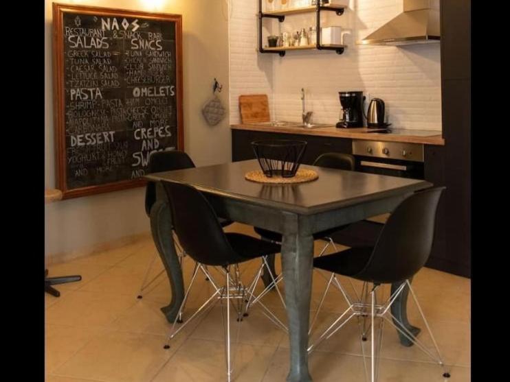 Moonstone House B Apartment Mytilene ภายนอก รูปภาพ